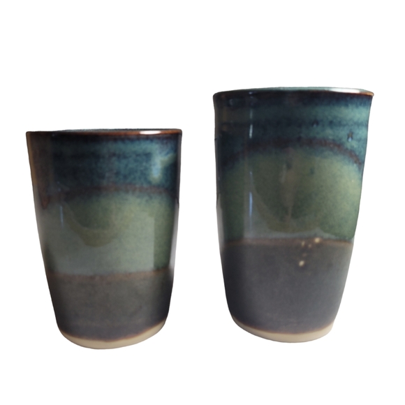 Set of 2 Handmade Pottery Mugs Ceramic Mugs Earth Tones With Lids - Picture 6 of 14